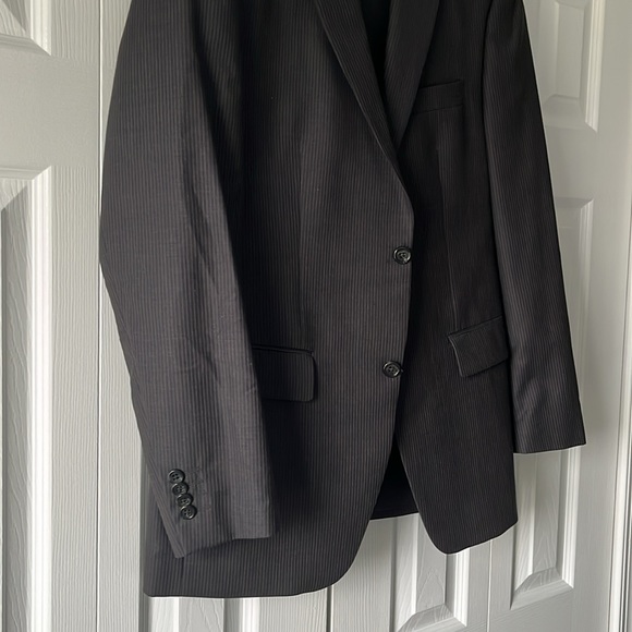 Men’s Alfani Suit Jacket and Matching Pants Set - Picture 2 of 10